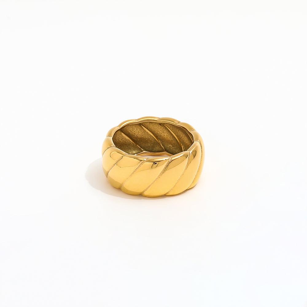 Stripe Dome Ring 18K Guldbelagt - muun studios - Prisvenlige Smykker - Hurtig forsendelse