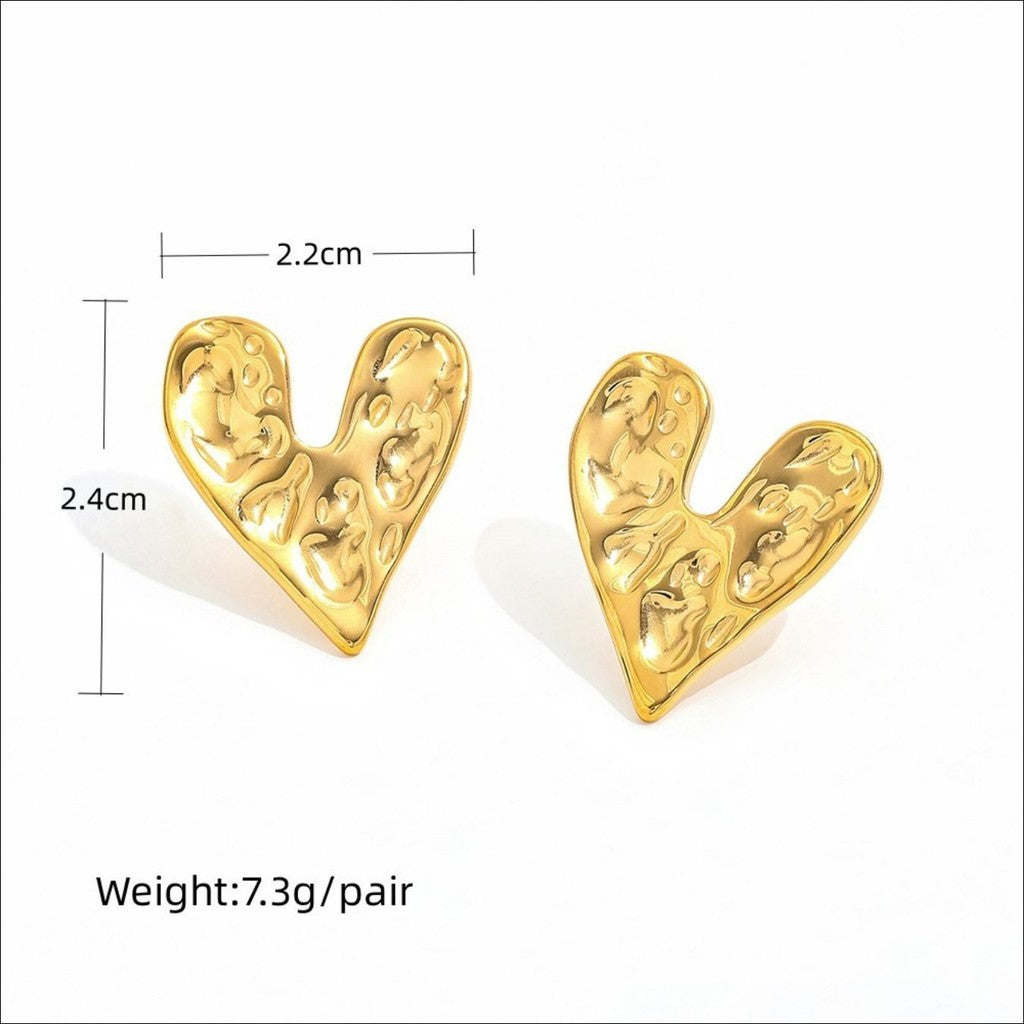 muun studios Liv Heart Studs – 18K Gold Plated Earring