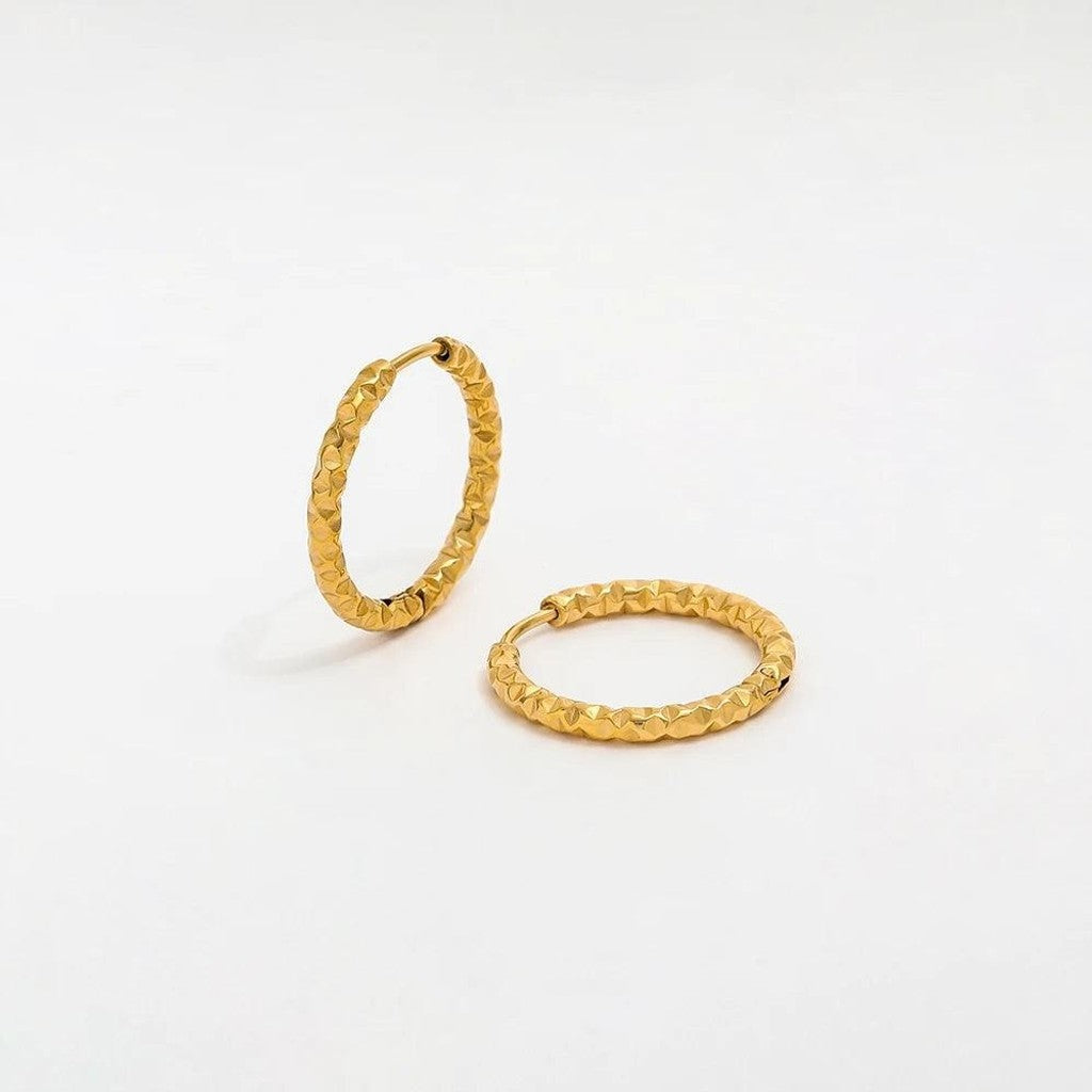 muun studios Nina Tekstureret Øreringe - 22 mm - 18K Guldbelagt Earring 18K Gold Plated